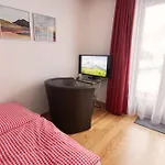 Mom - Alpine Boutique Apartments, Chalet Fagus, Terrace Studio Grindelwald