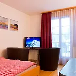 Mom - Alpine Boutique Apartments, Chalet Fagus, Terrace Studio Apartment *