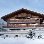 Mom - Alpine Boutique Apartments, Chalet Fagus, Terrace Studio Grindelwald