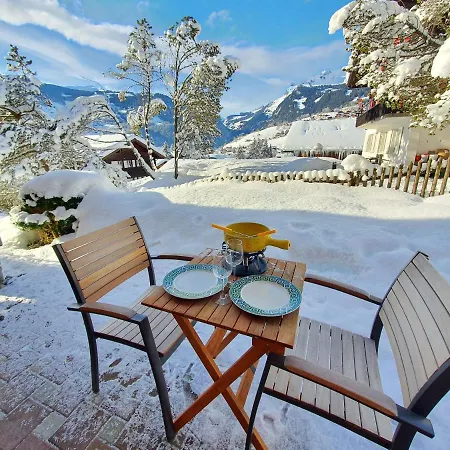 Mom - Alpine Boutique Apartments, Chalet Fagus, Terrace Studio * Grindelwald